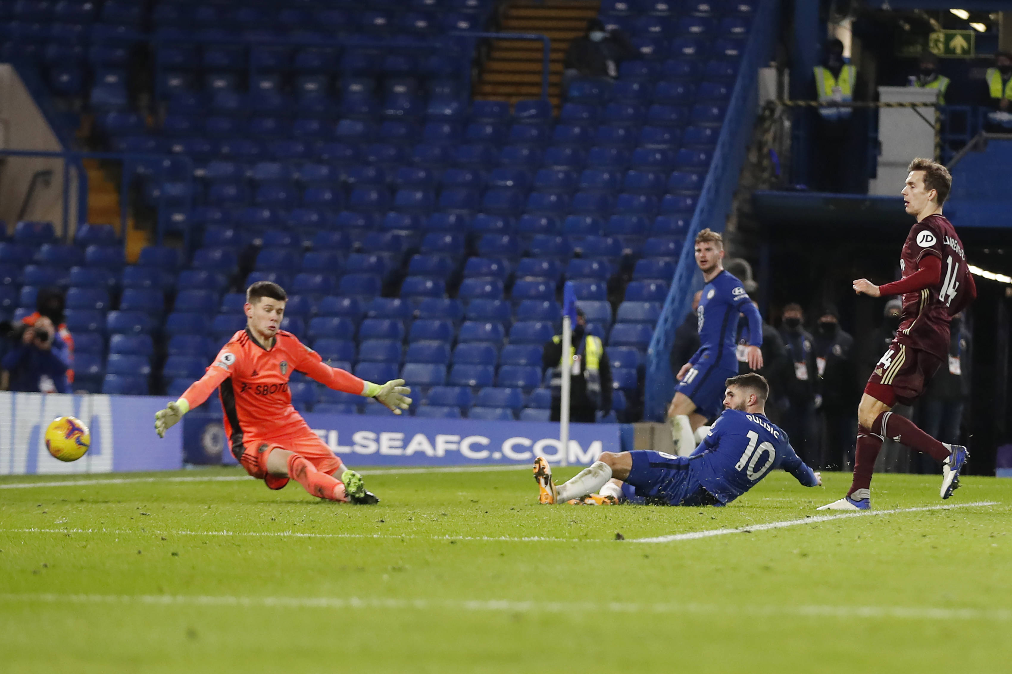 哈马斯称将推迟释放被扣押人员 以方指责违反停火协议.